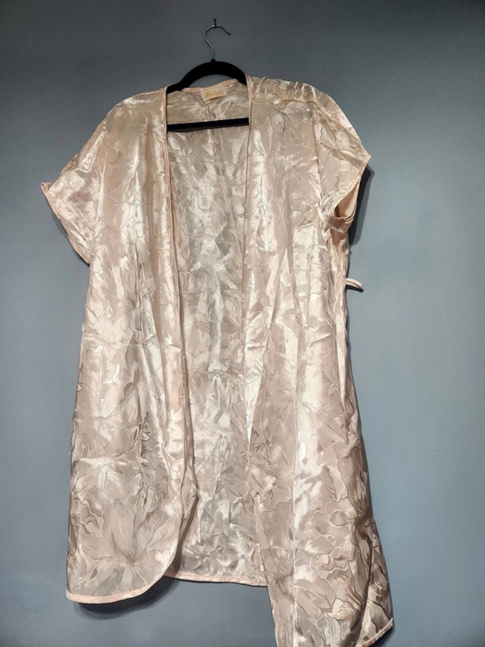 Vintage Monique Robe. Size Large. Peach Blush Floral Jacquard Satin Lingerie USA
